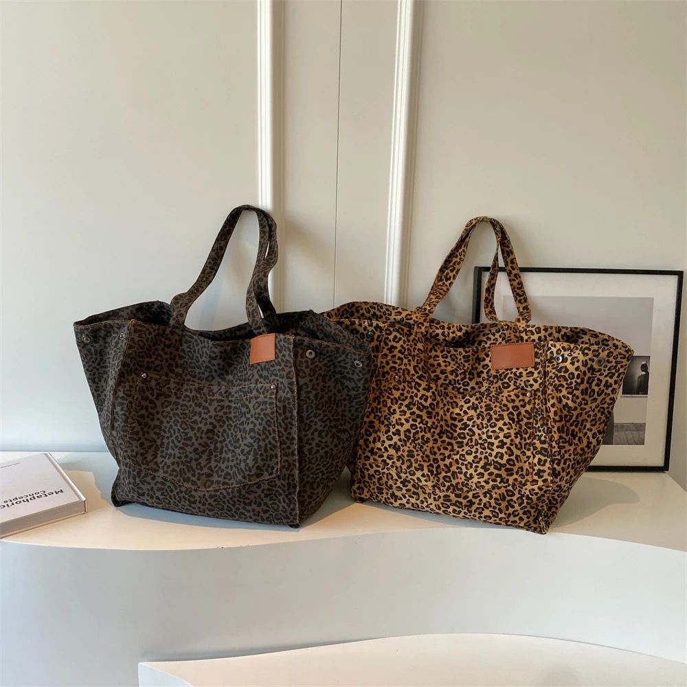 THE print tote