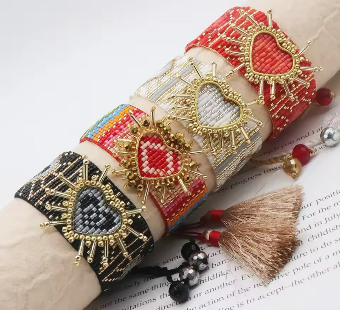pulseras tejidas HEART